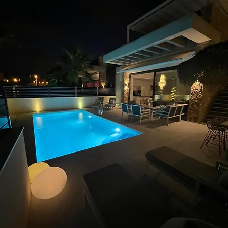 Villa Luxury With Heated Pool, Jacuzzi & Rooftop Lounge Pmt22 Torrevieja