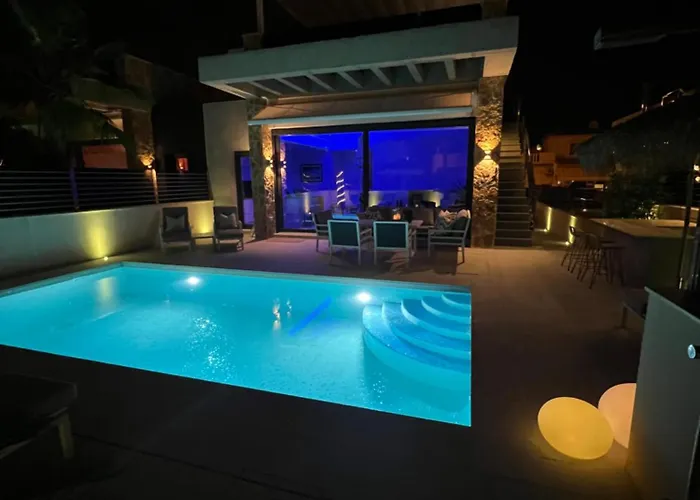 Villa Luxury Villa-private Heated Pool And Jacuzzi-pmt22 *