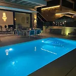 Luxury With Heated Pool, Jacuzzi & Rooftop Lounge Вилла *
