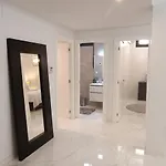 فيلة Luxury With Heated Pool, Jacuzzi & Rooftop Lounge