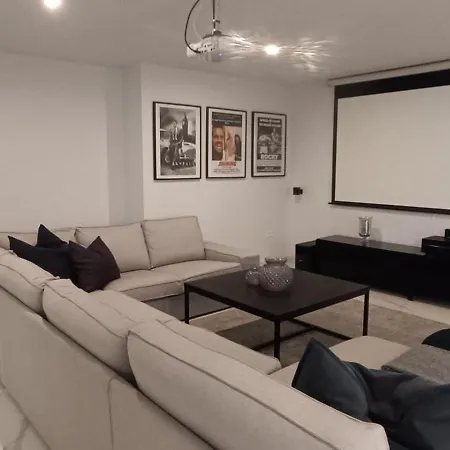 Вілла Luxury With Heated Pool, Jacuzzi & Rooftop Lounge Pmt22 Торрев'єха
