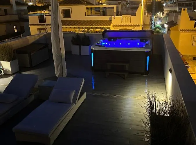 Luxury With Heated Pool, Jacuzzi & Rooftop Lounge *