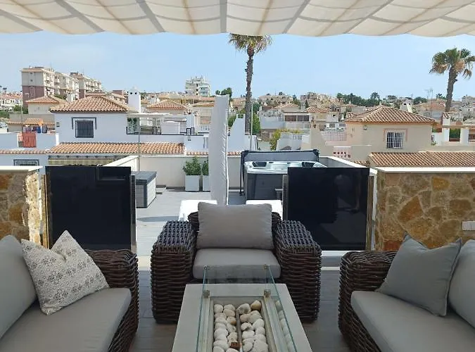 Luxury With Heated Pool, Jacuzzi & Rooftop Lounge Villa