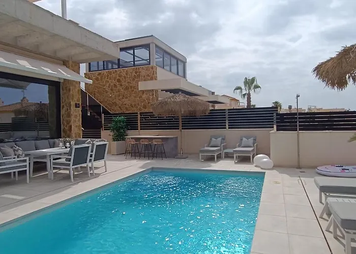 Villa Luxury With Heated Pool, Jacuzzi & Rooftop Lounge Torrevieja