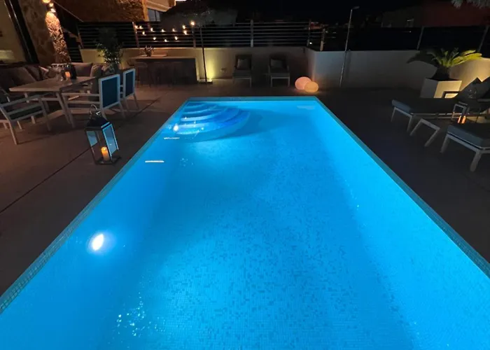 Luxury With Heated Pool, Jacuzzi & Rooftop Lounge * Torrevieja
