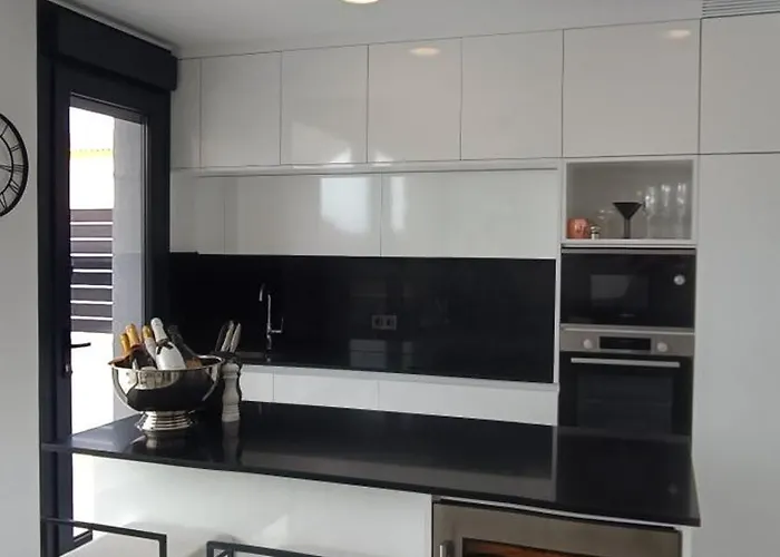 Luxury Villa-private Heated Pool And Jacuzzi-pmt22 Villa