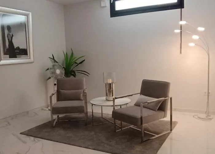 Luxury With Heated Pool, Jacuzzi & Rooftop Lounge Torrevieja