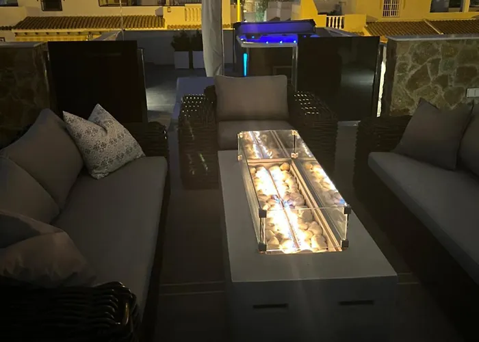 Luxury With Heated Pool, Jacuzzi & Rooftop Lounge *