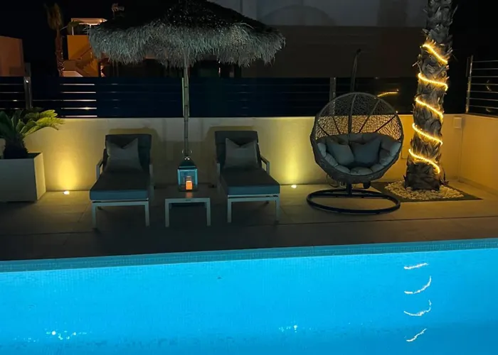 Villa Luxury With Heated Pool, Jacuzzi & Rooftop Lounge Torrevieja