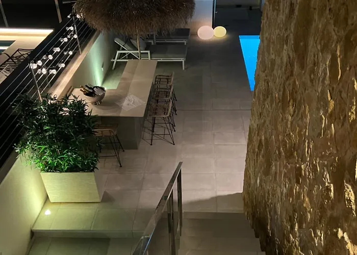 Luxury With Heated Pool, Jacuzzi & Rooftop Lounge Villa Torrevieja