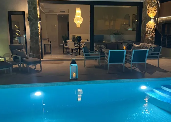 Luxury With Heated Pool, Jacuzzi & Rooftop Lounge Torrevieja